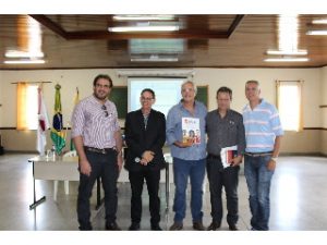 Titulares e suplentes escolhidos em reunião, junto ao Secretário Executivo do Território Sul, Ercilio Confort Lorena.